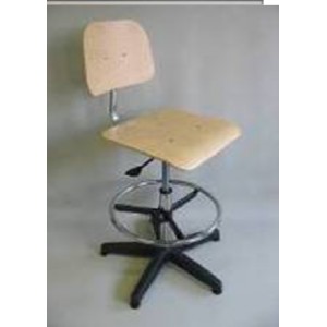Si&egrave;ge de laboratoire &agrave; assise en bois - WST001414
